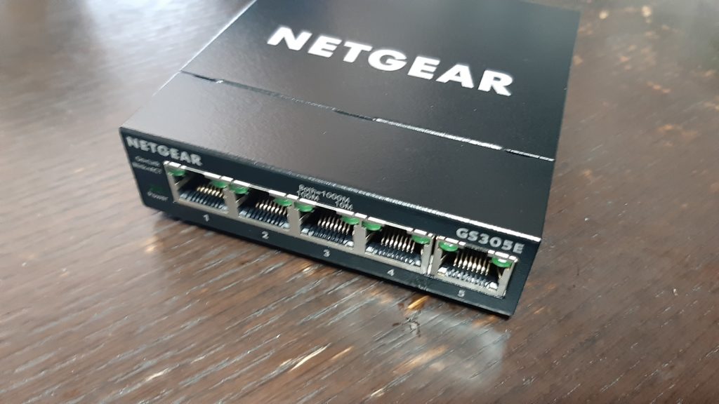 ネットオーディオには、スイッチングハブ「NETGEAR GS305E」 – ぎりレコ